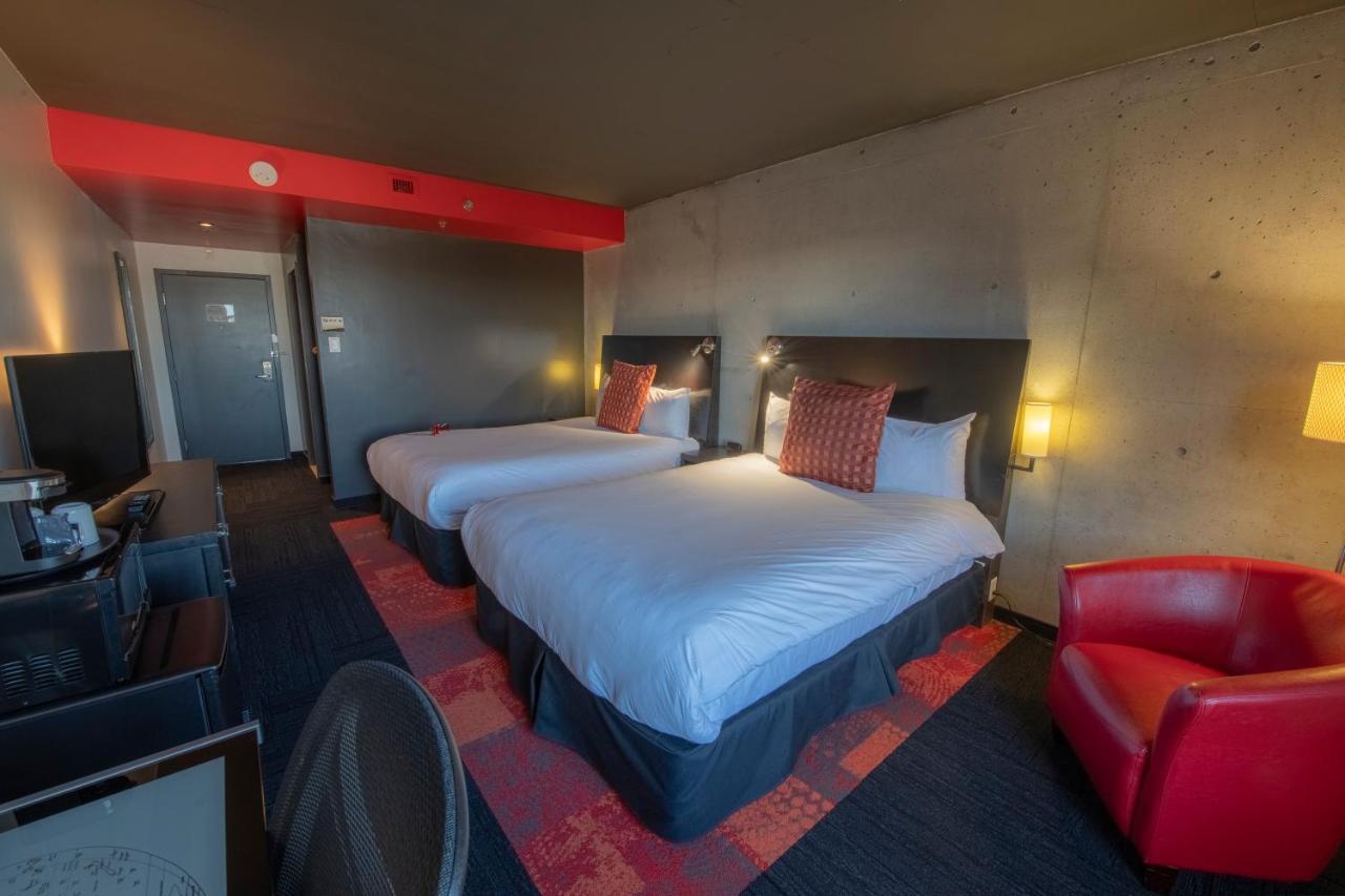 Grand Times Hotel - Aeroport De Quebec ภายนอก รูปภาพ
