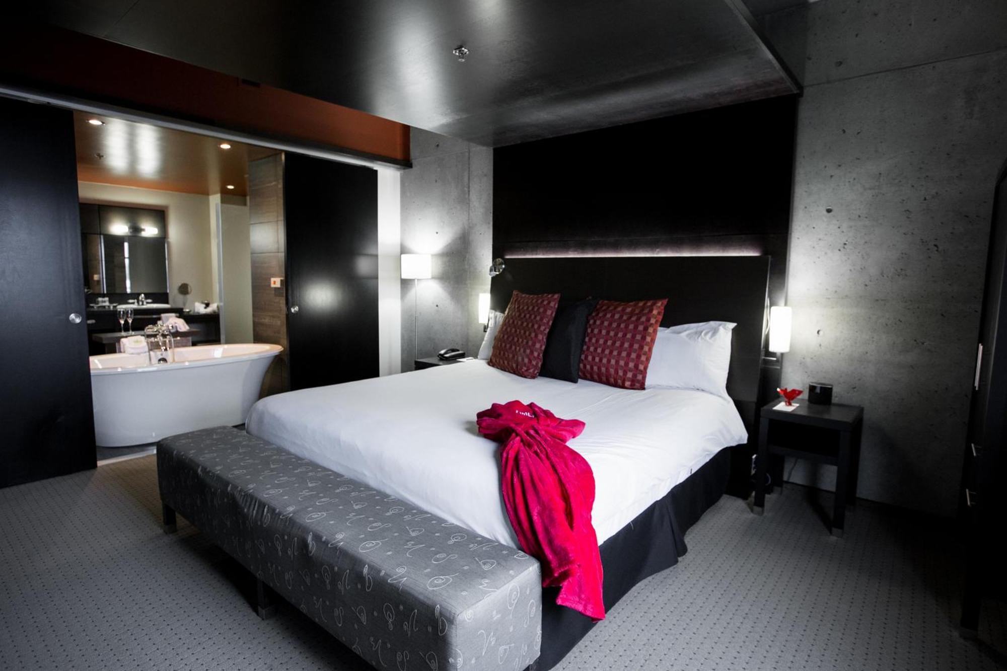 Grand Times Hotel - Aeroport De Quebec ภายนอก รูปภาพ