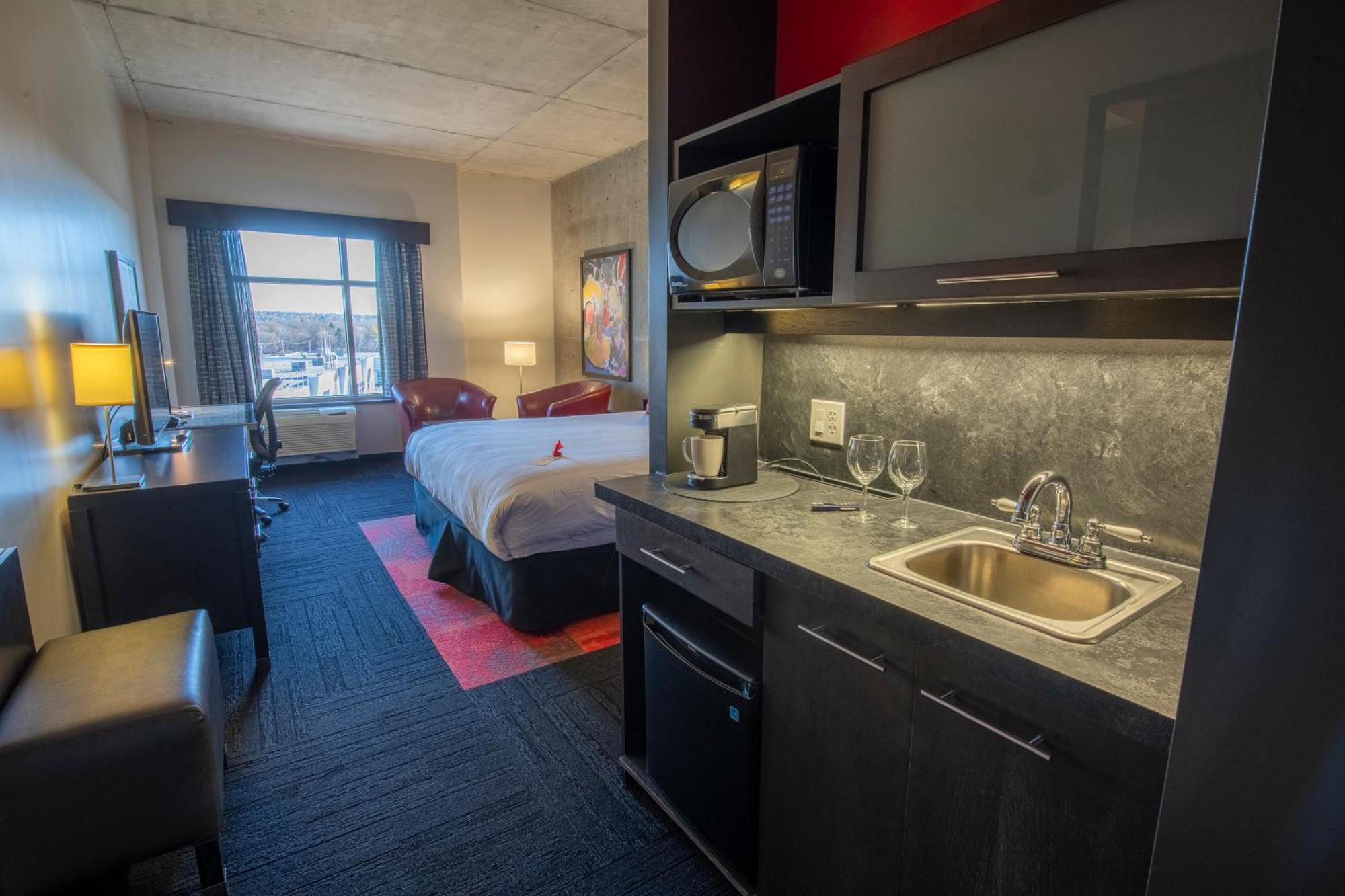 Grand Times Hotel - Aeroport De Quebec ภายนอก รูปภาพ