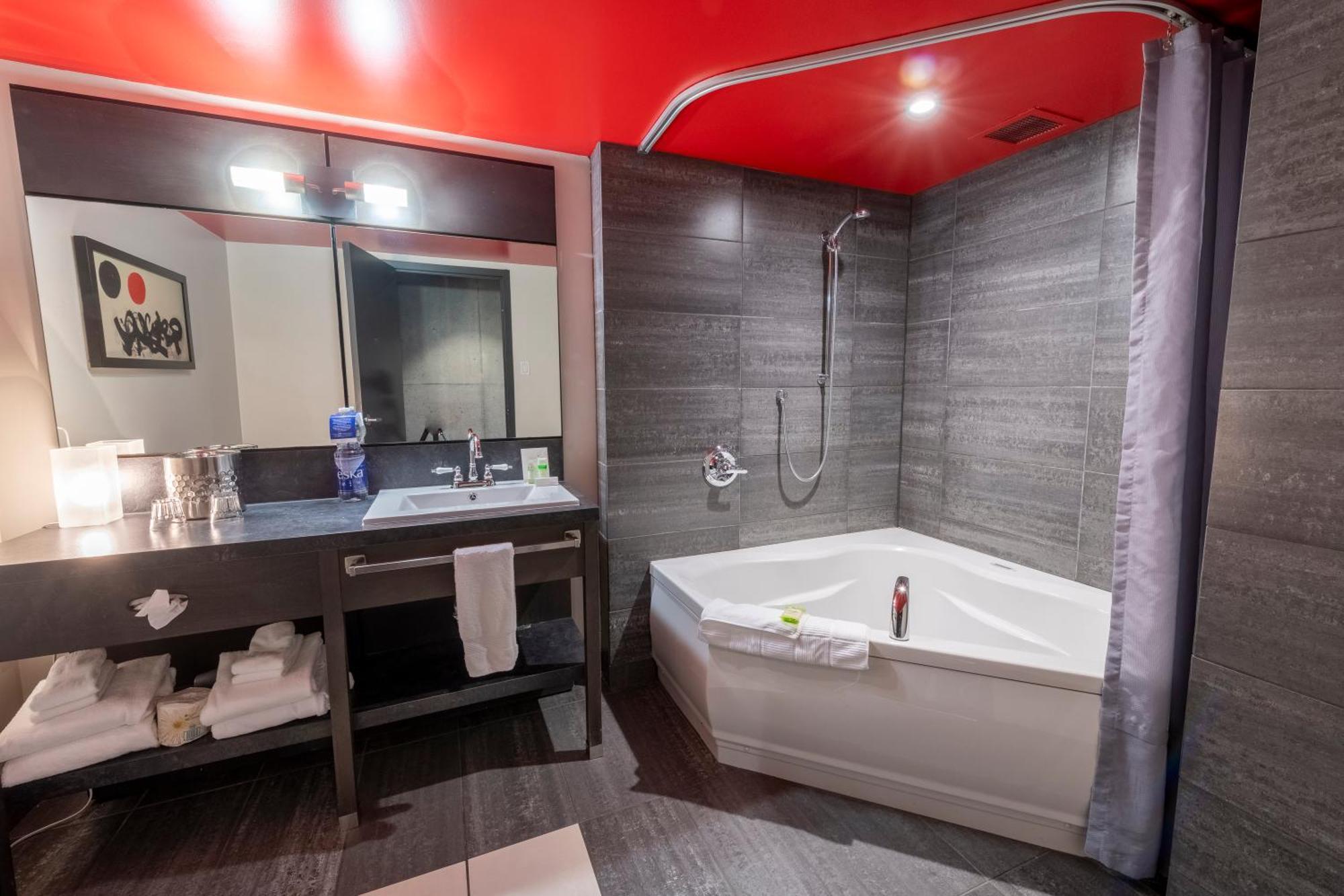 Grand Times Hotel - Aeroport De Quebec ภายนอก รูปภาพ