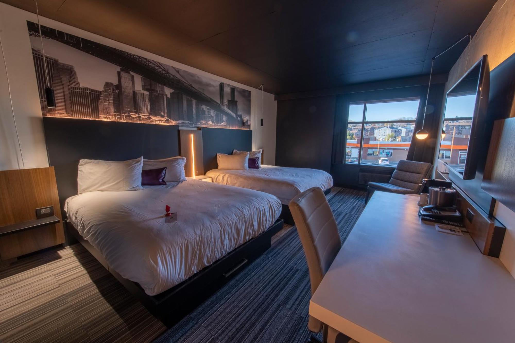 Grand Times Hotel - Aeroport De Quebec ภายนอก รูปภาพ