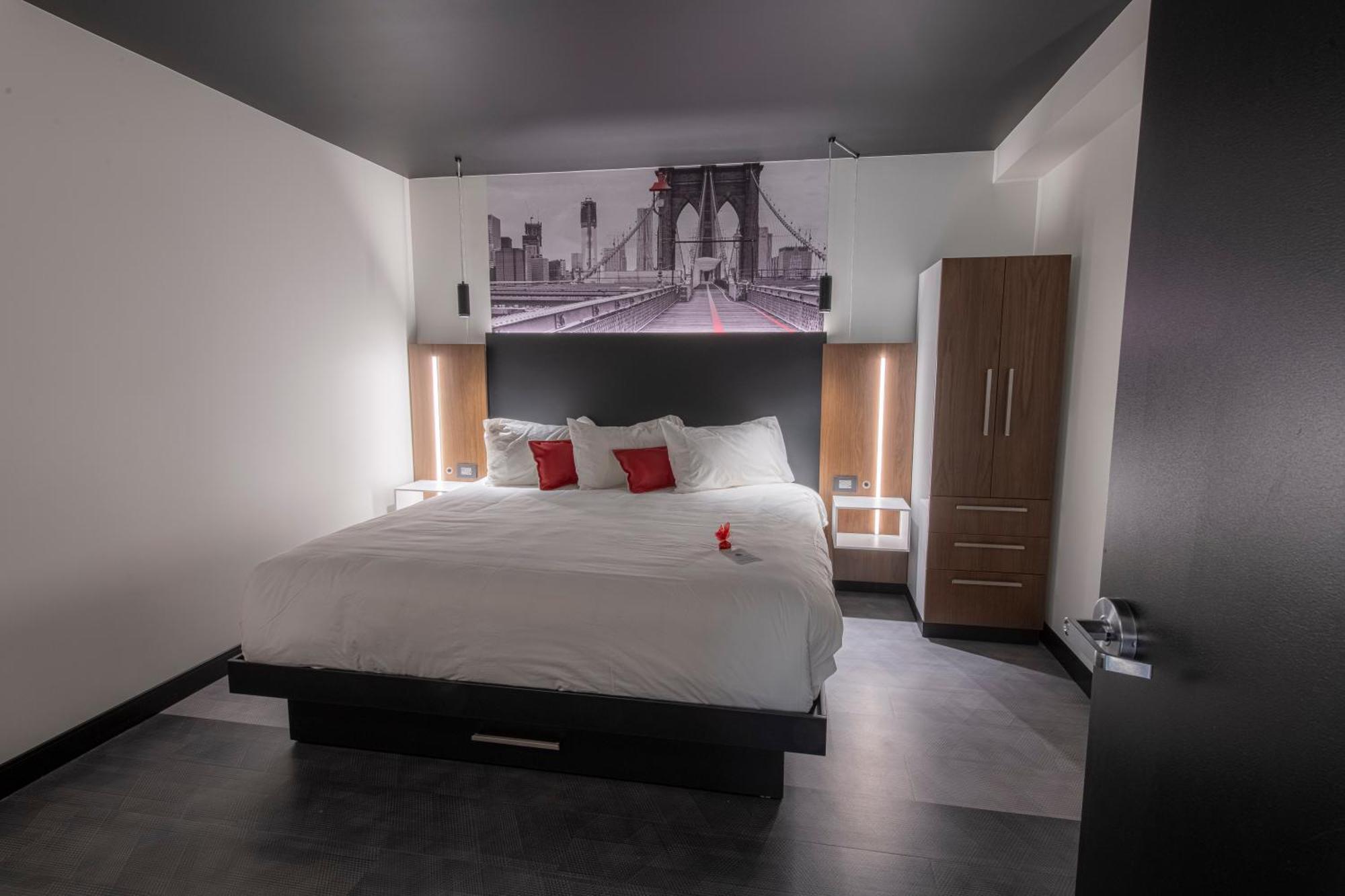 Grand Times Hotel - Aeroport De Quebec ภายนอก รูปภาพ