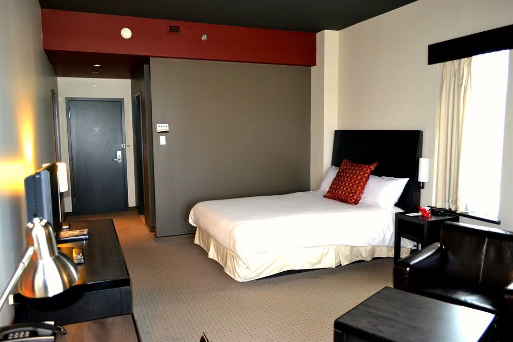 Grand Times Hotel - Aeroport De Quebec ภายนอก รูปภาพ
