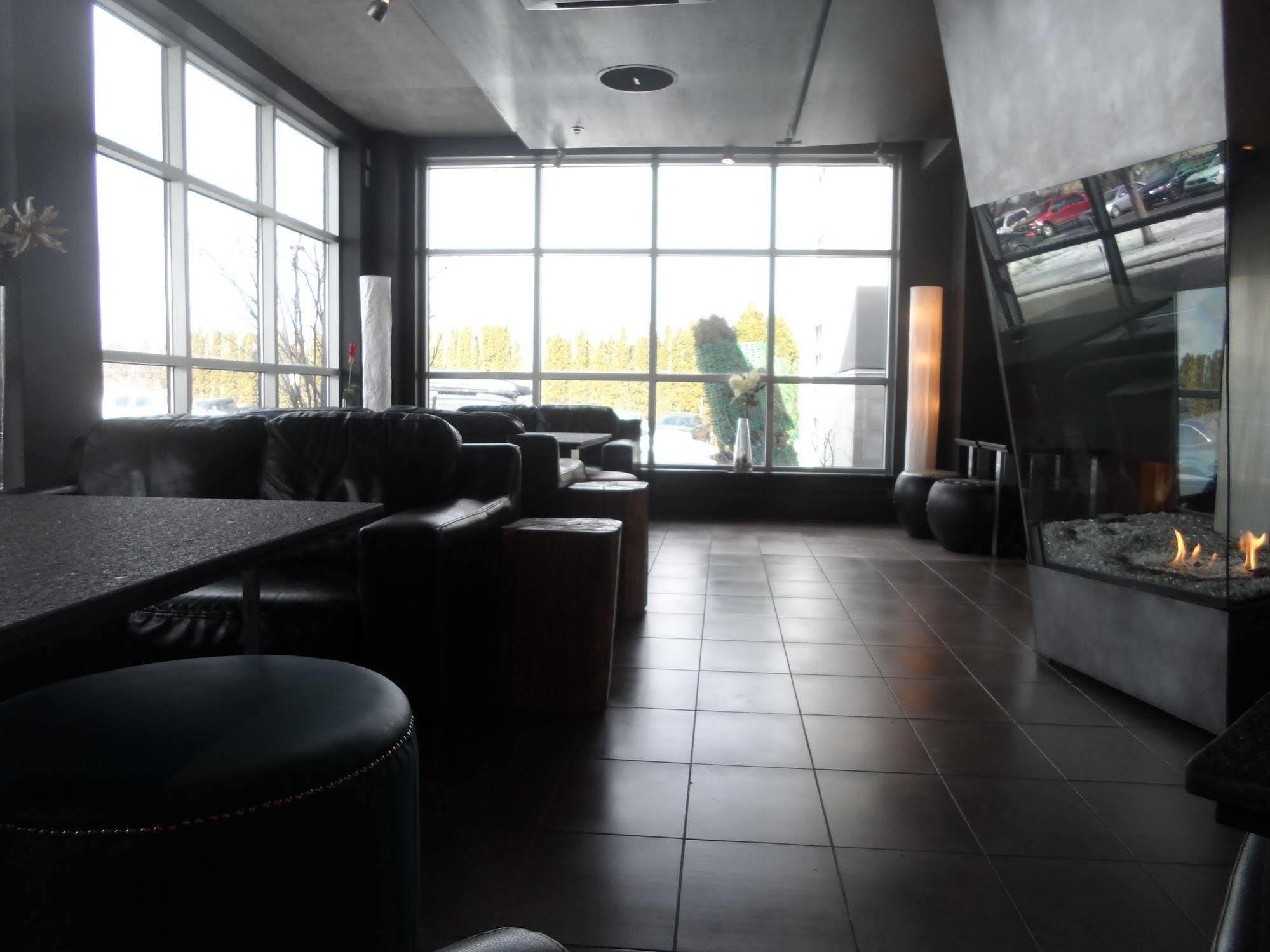 Grand Times Hotel - Aeroport De Quebec ภายนอก รูปภาพ
