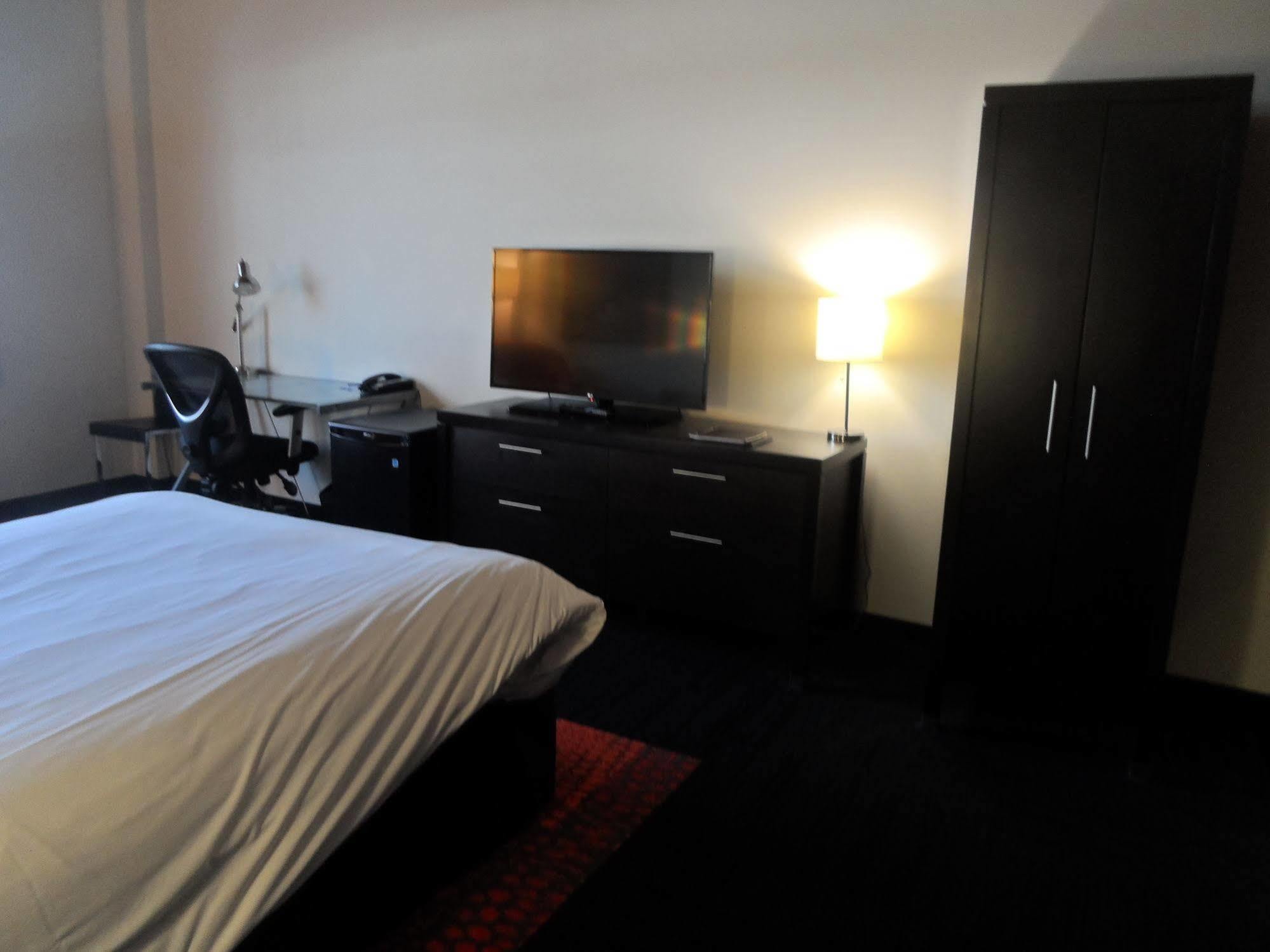 Grand Times Hotel - Aeroport De Quebec ภายนอก รูปภาพ