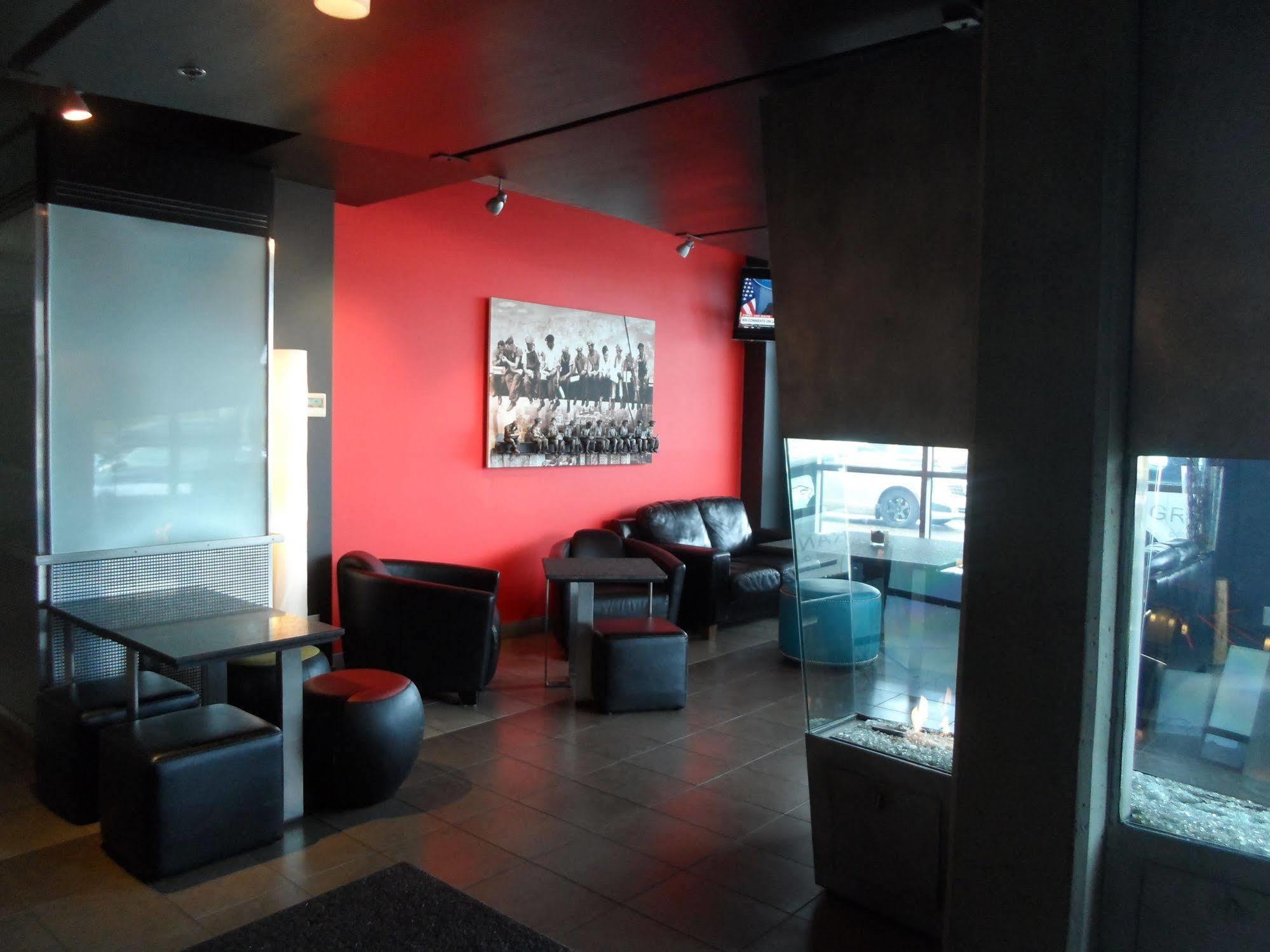 Grand Times Hotel - Aeroport De Quebec ภายนอก รูปภาพ
