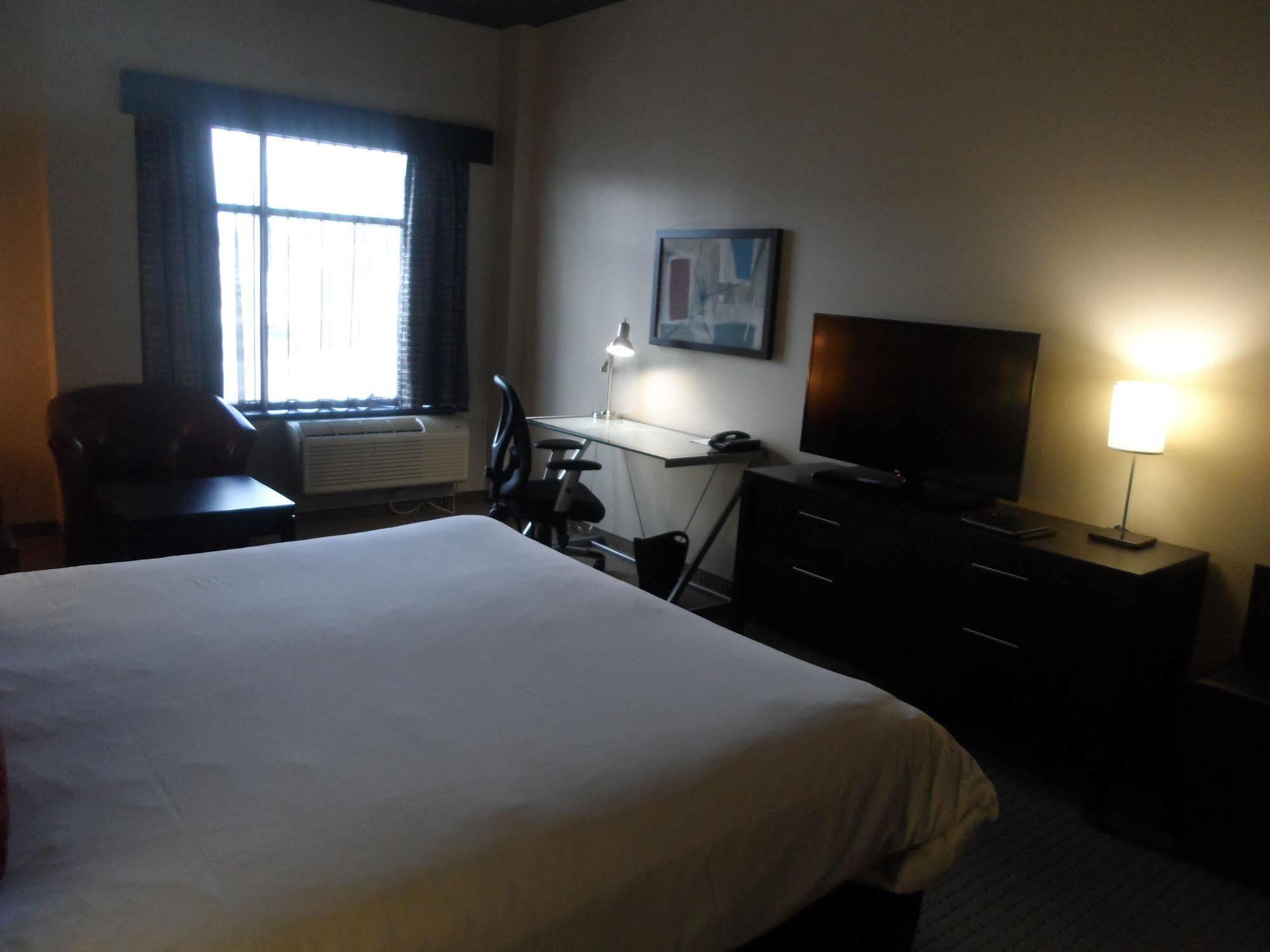 Grand Times Hotel - Aeroport De Quebec ภายนอก รูปภาพ