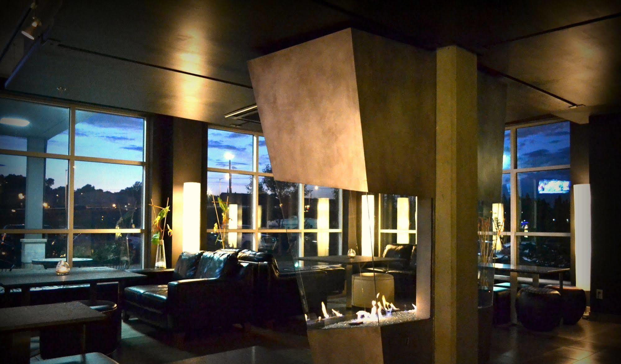 Grand Times Hotel - Aeroport De Quebec ภายนอก รูปภาพ