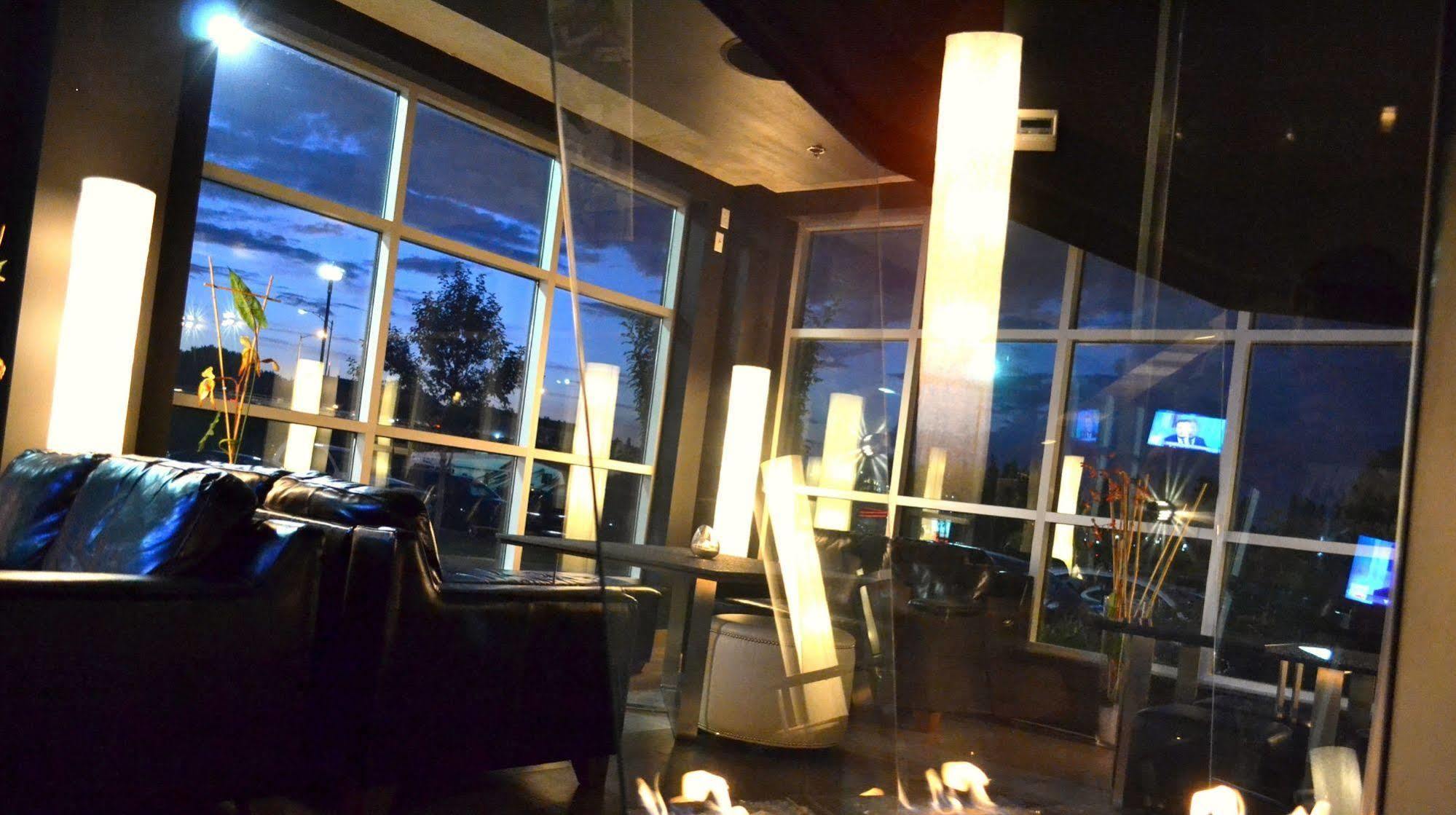 Grand Times Hotel - Aeroport De Quebec ภายนอก รูปภาพ