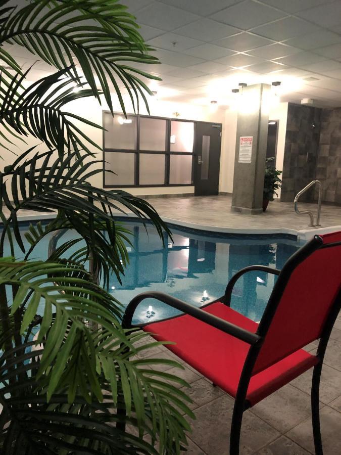 Grand Times Hotel - Aeroport De Quebec ภายนอก รูปภาพ